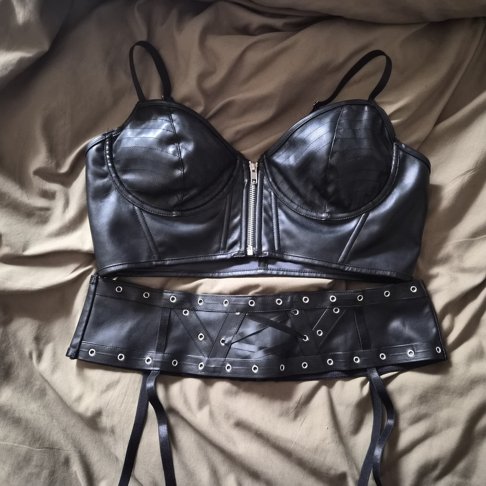 (SOLD) Dollskill Bra & Garter - Picture 2 of 4